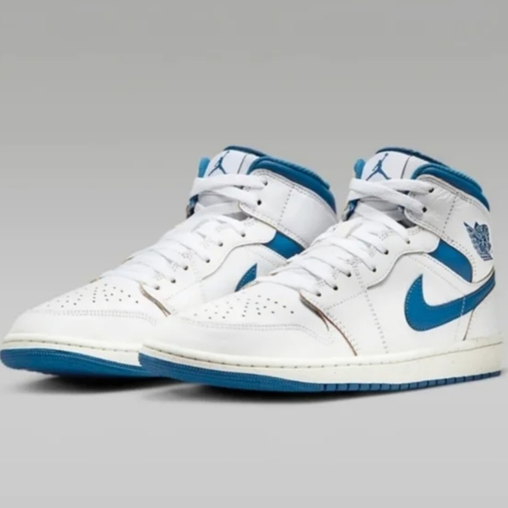 Air Jordan 1 Mid SE Sneakers White/Sail/Industrial Blue